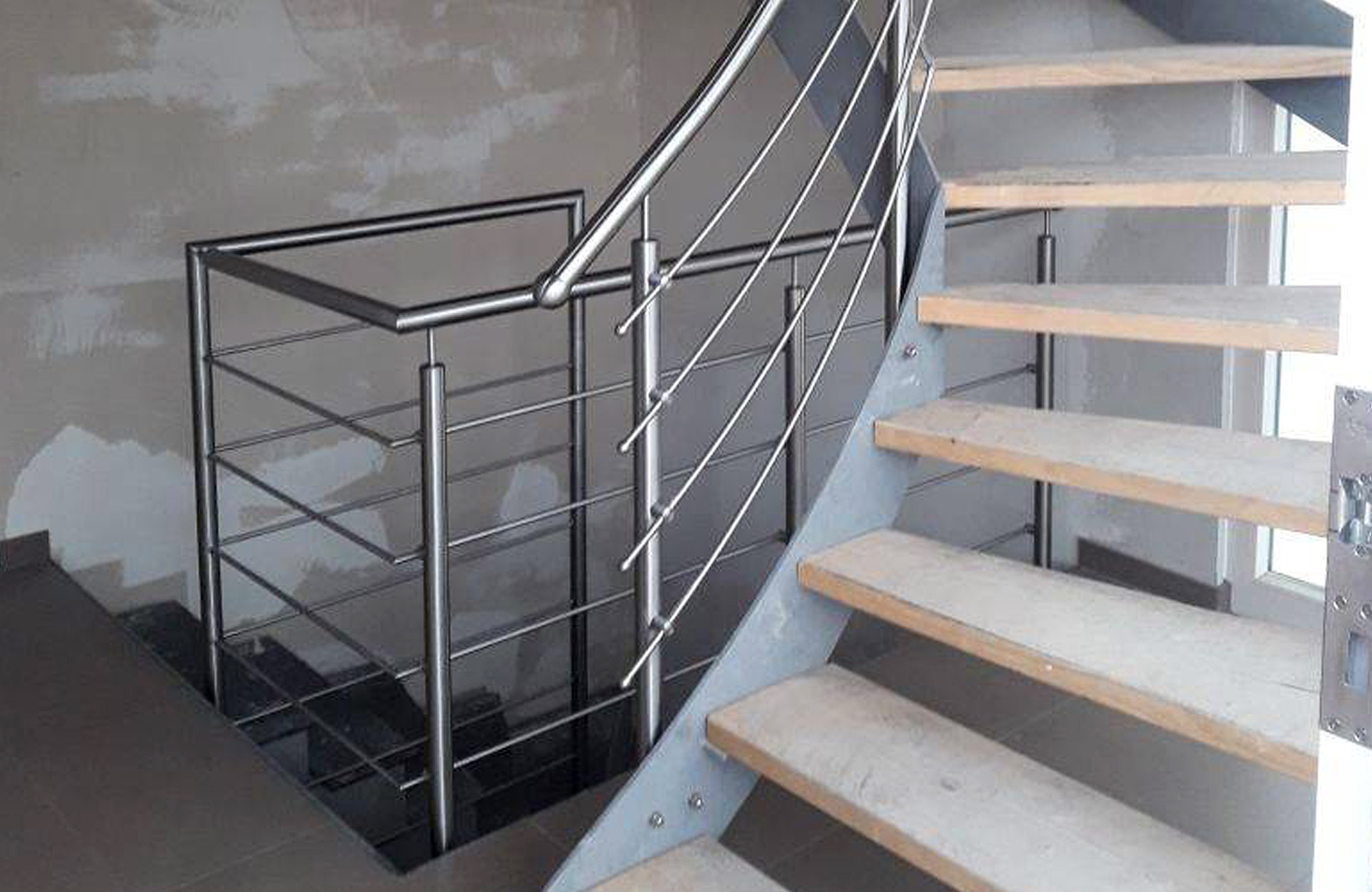 Treppen und Steigleitern
